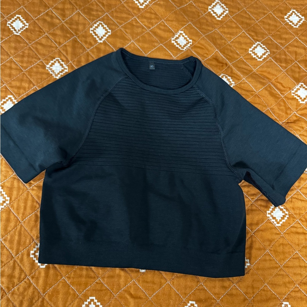 Alphalete Black Crop Top